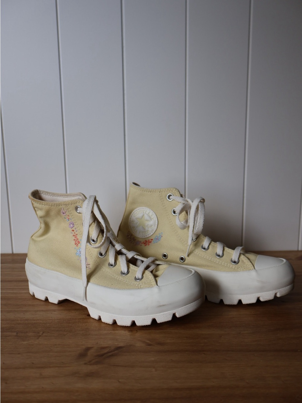Women’s Converse CTAS Lugged High - Lemon Drop/Multi/Egret Embroidered Flowers 8